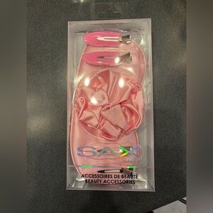 Sax New York Beauty Accessories Pink Mask, scrunchie, clips